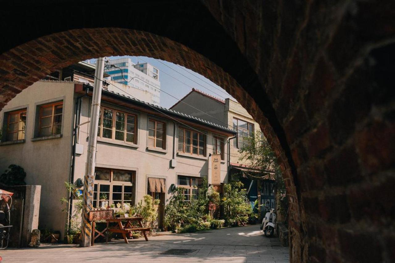 Loku. Tainan Hotel Exterior foto