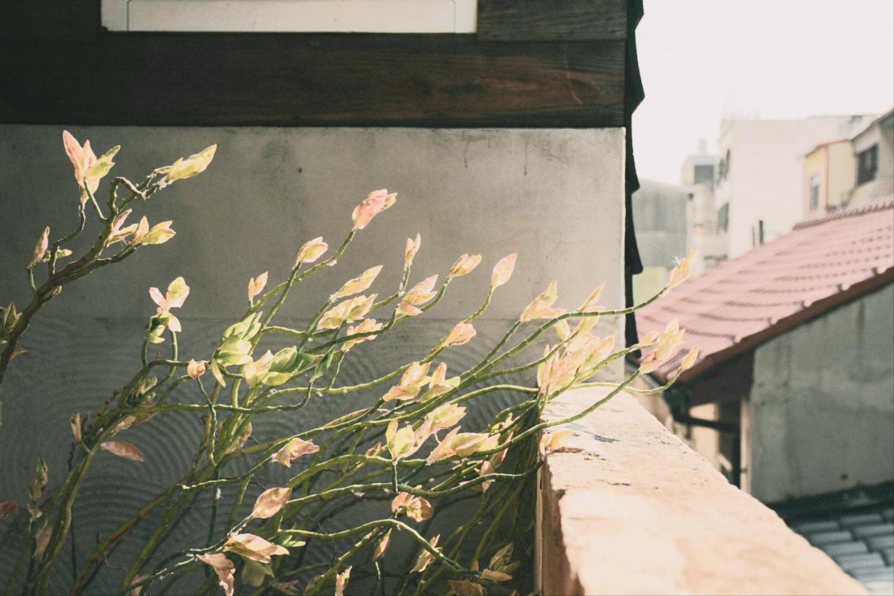 Loku. Tainan Hotel Exterior foto